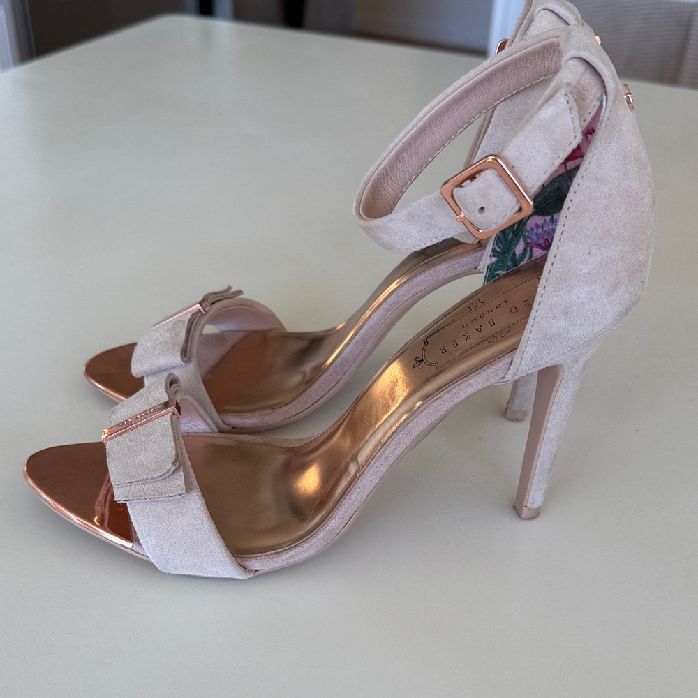 Ted Baker London Blush Suede Ankle-Strap Heels with Bow Accent size 39